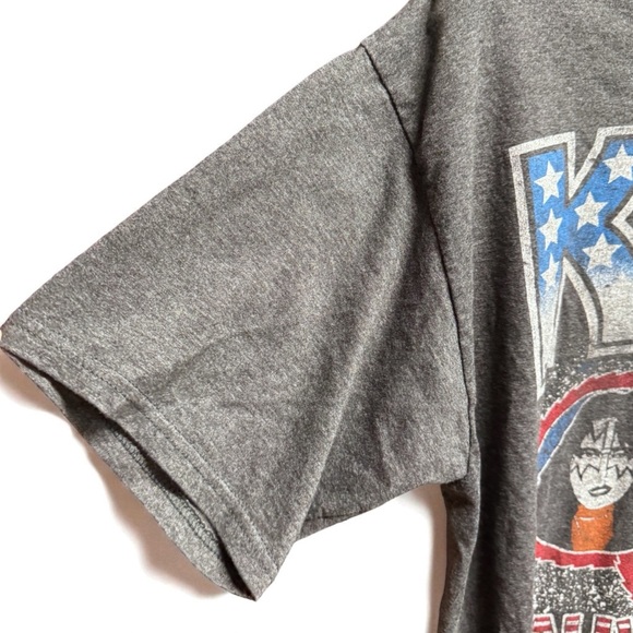 KISS “Alive in ’77” USA Flag Retro Band Tee - NWOT - Unisex Large Graphic TShirt - Picture 6 of 7